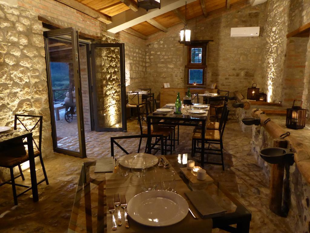 Pietre Di Fiume Villa Apice Exteriör bild
