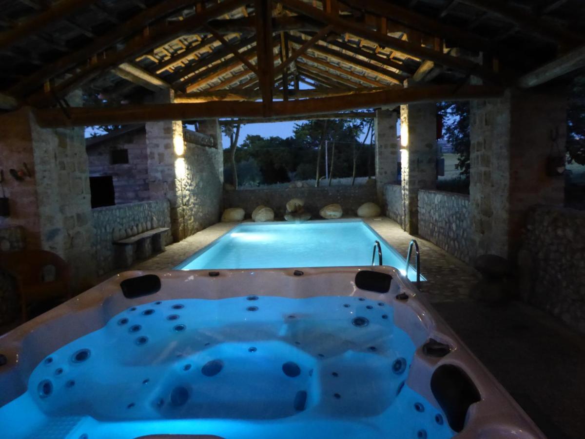 Pietre Di Fiume Villa Apice Exteriör bild